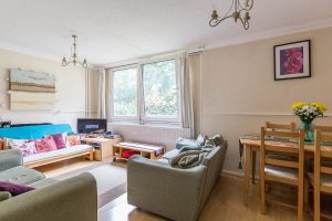 3 bedroom flat to rent in Evenwood Close, Putney SW15