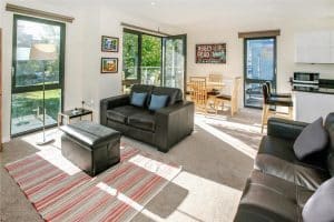 2 bed flat to rent in Gwynne Road, Battersea SW11